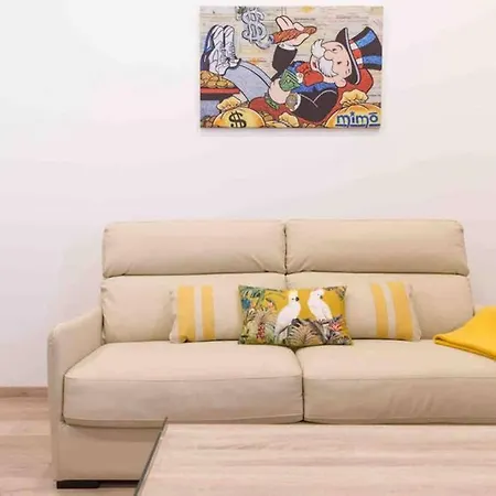 La Cour Du Faubourg 1 *