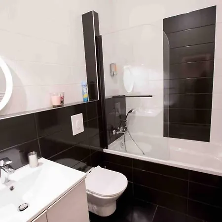 La Cour Du Faubourg 1 Apartment *