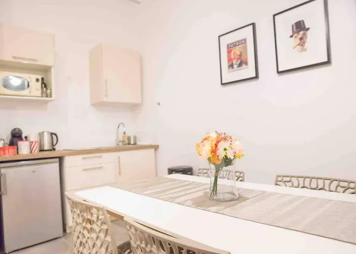 La Cour Du Faubourg 1 Strasbourg