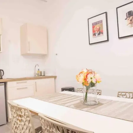 La Cour Du Faubourg 1 ストラスブール